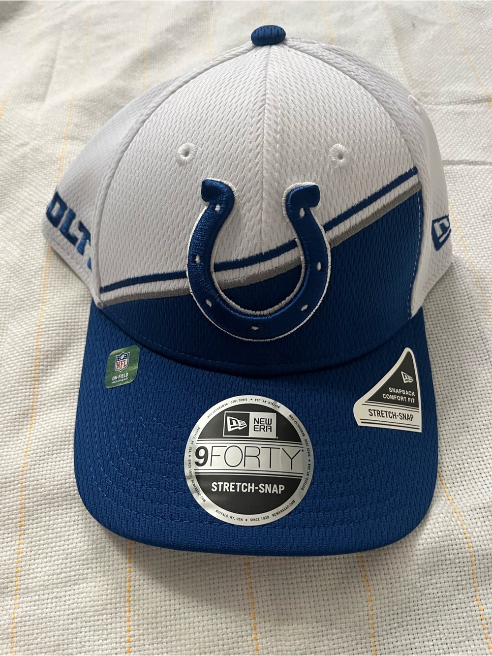 NFL Indianapolis Colts White and Blue 9FORTY Stretch-Snap Hat
